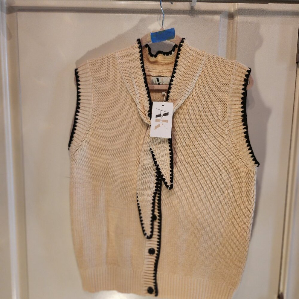 Yal New York vest.
